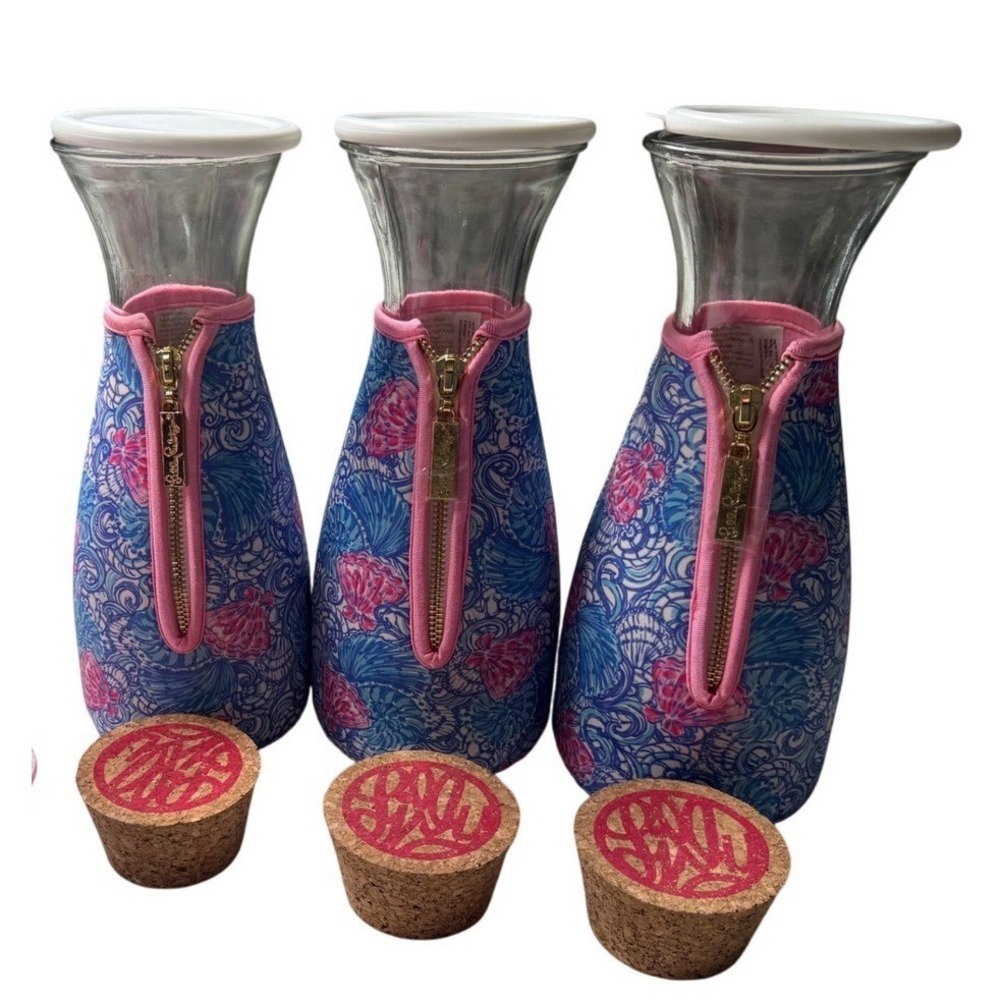 Lilly Pulitzer Raising Shell‎ Carafes Set of 3 w/ Stoppers Wine Decanters